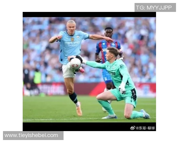 欧联杯激战：那不勒斯逆转曼城红牌争议引发全场热议与转会传闻