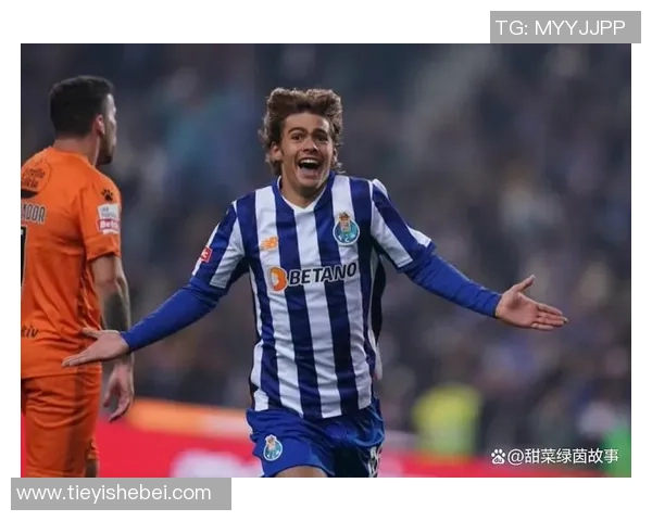 足总杯精彩对决里昂与波尔图激战成平局绝杀瞬间引发全场狂欢