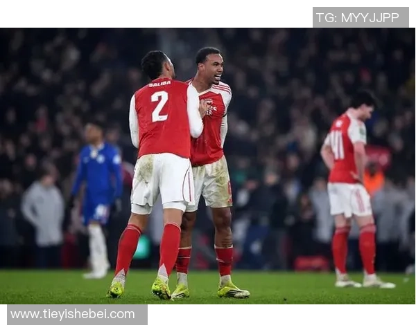 友谊赛激战：拜仁与阿森纳1比1平局红牌争议引发全场热议