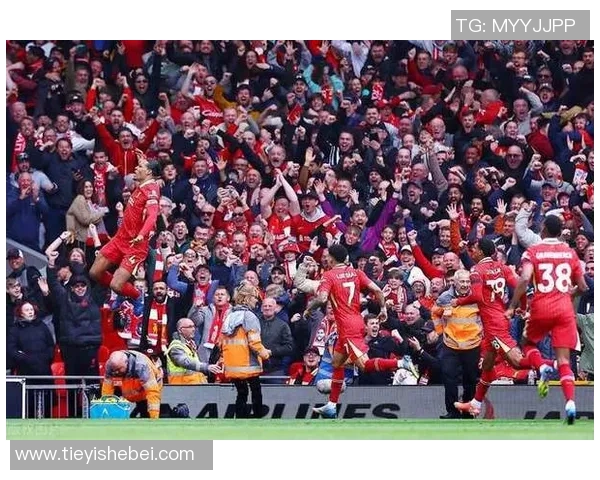 英超经典对决曼联大胜利物浦乌龙球引发全场沸腾 英超经典对决曼联大胜利物浦乌龙球引发全场沸腾